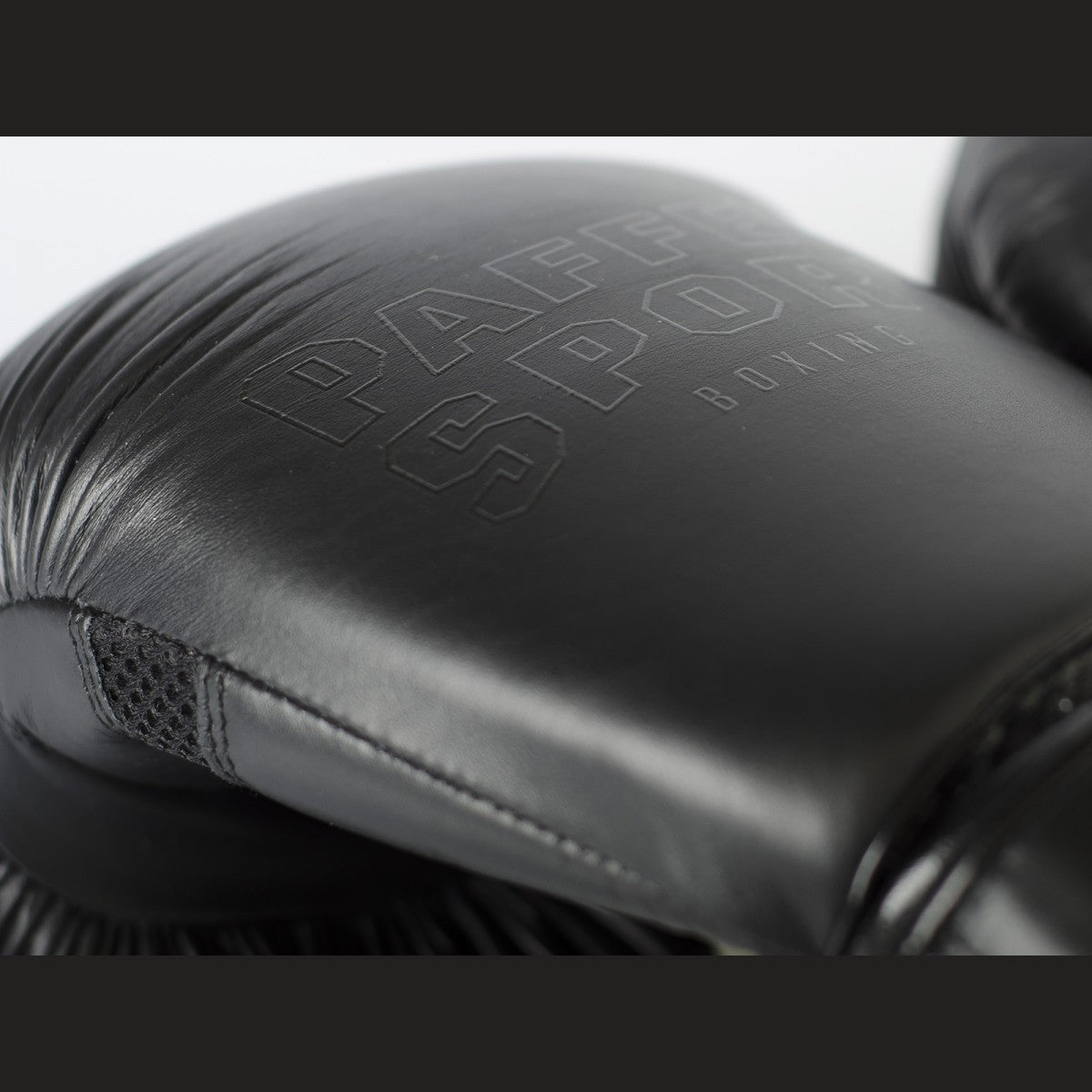 Paffen Sport Black Logo Boxhandschuhe für das Sparring